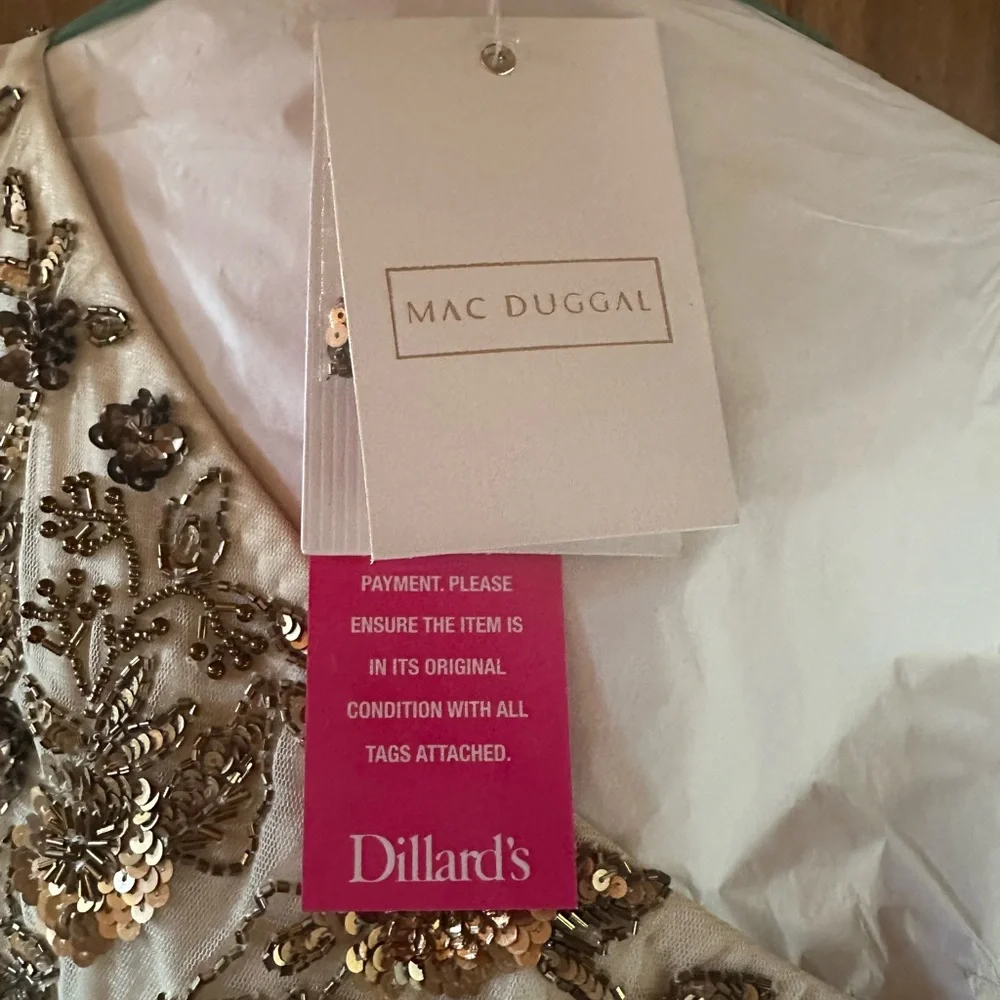 Mac Duggal Fall 2023 gown #5955 Geat condition! Size 8 - Picture 7 of 15